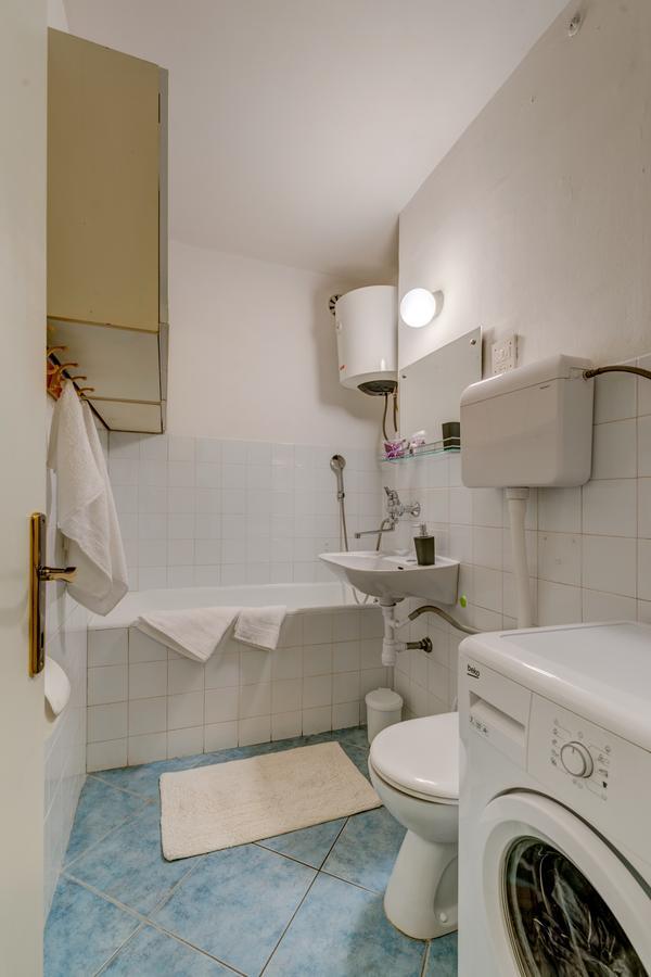 A Quiet Apartment With Balcony In سبليت المظهر الخارجي الصورة